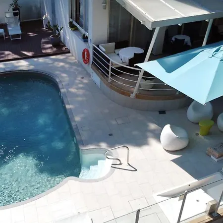 Meublè Nazionale Hotel 4*