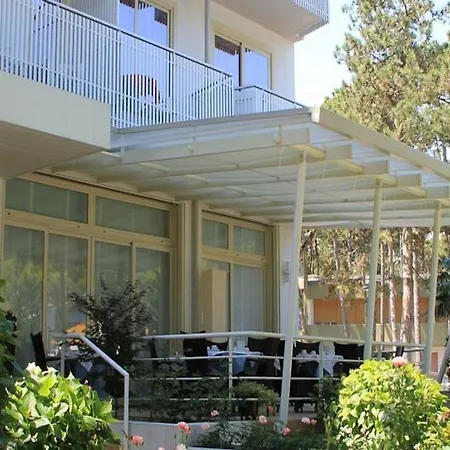 Meublè Nazionale Hotel 4*