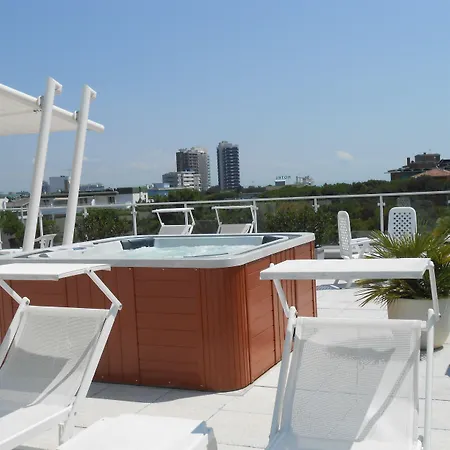 Meublè Nazionale Hotel 4*