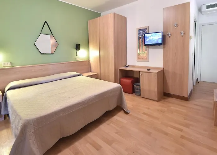 Meuble Nazionale 4* Λινιάνο Σαμπιαντόρο