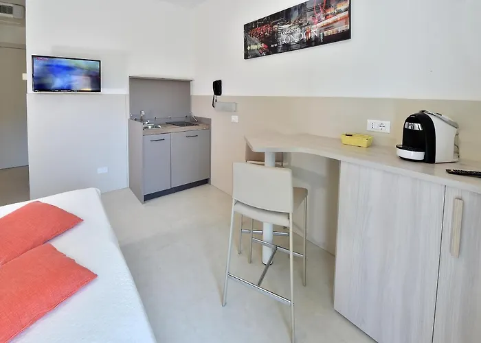 Meuble Nazionale 4* Λινιάνο Σαμπιαντόρο