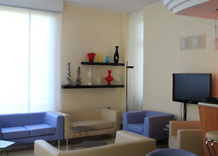 Meuble Nazionale Λινιάνο Σαμπιαντόρο