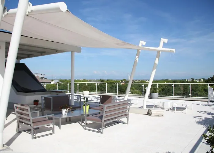 Meuble Nazionale Λινιάνο Σαμπιαντόρο