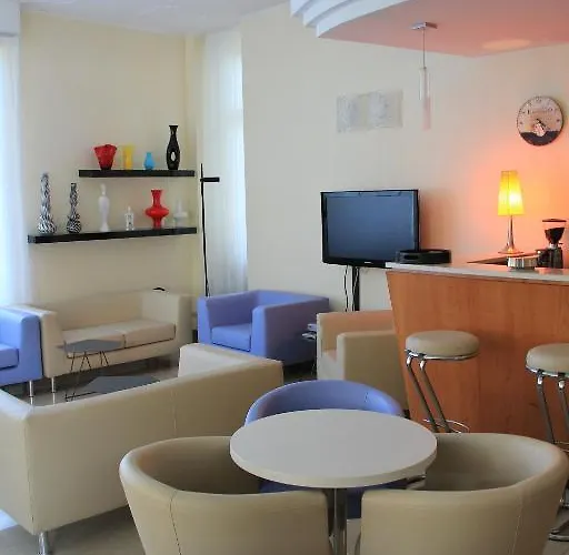 Meuble Nazionale Λινιάνο Σαμπιαντόρο