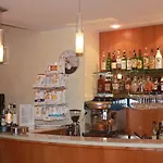 蒙布勒国家酒店 4* 利尼亚诺萨比亚多罗