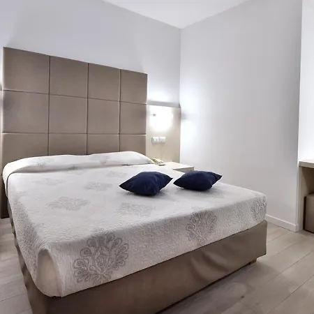 Hotel Meublè Nazionale 4*