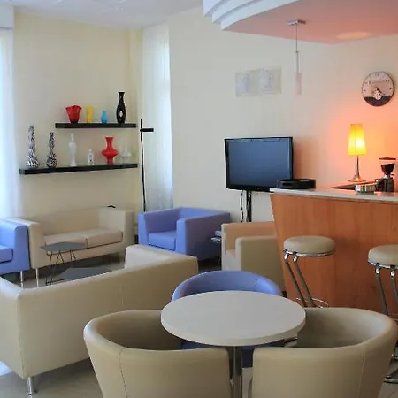 Meuble Nazionale لينانو سابيادورو