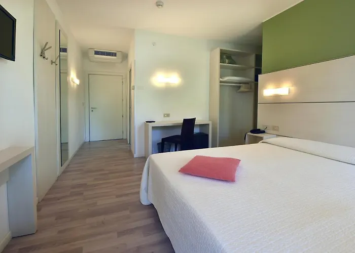 Otel Meuble Nazionale 4*